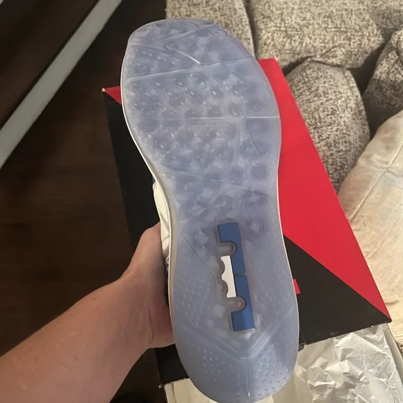 Nike LeBron XI Low Black and Pink Box - Picture 8 of 8